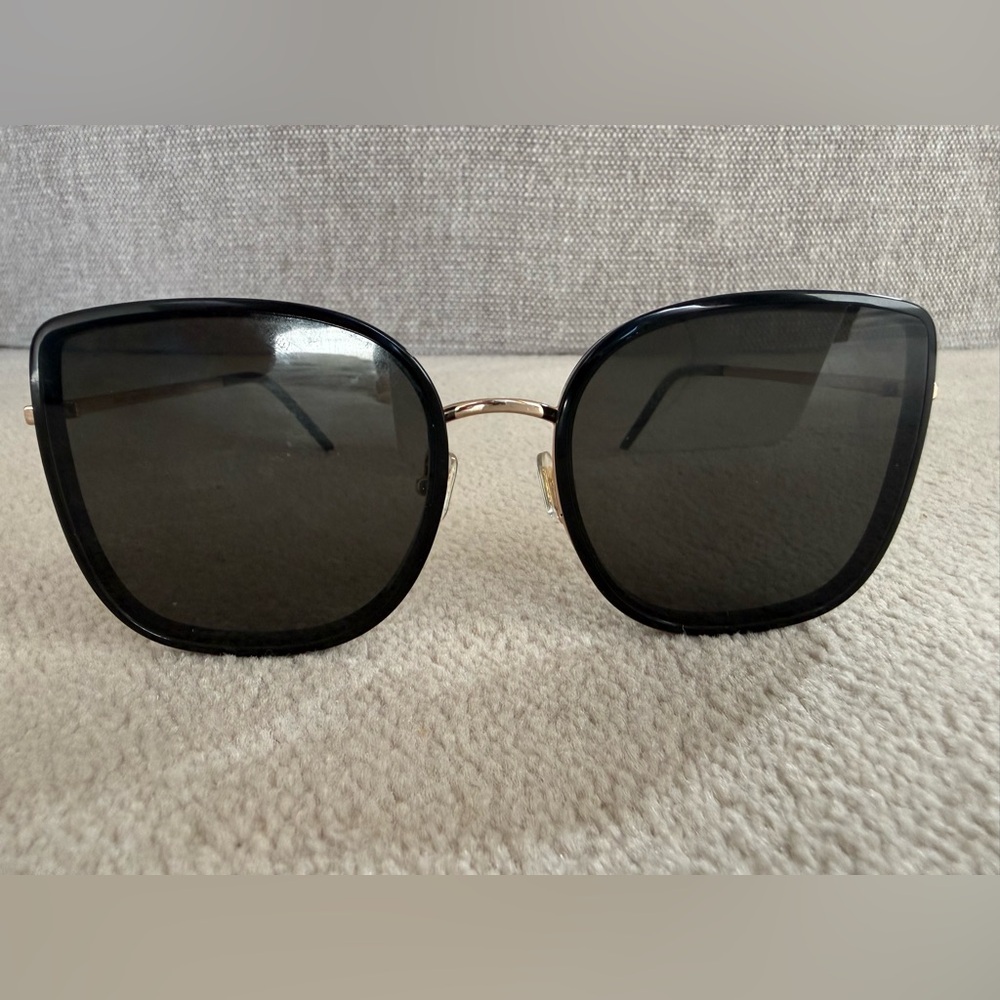 Gentle Monster sunglasses Bi bi in Black